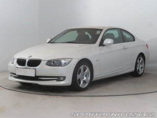 BMW 3 320 i 2011