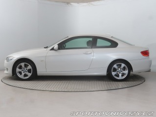 BMW 3 320 i 2011