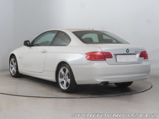 BMW 3 320 i 2011
