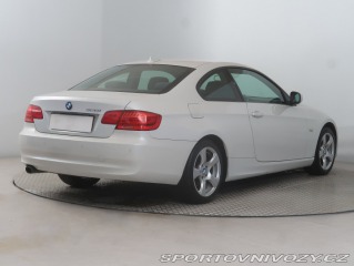 BMW 3 320 i 2011