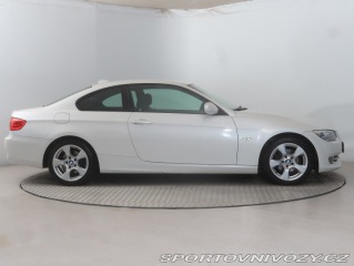 BMW 3 320 i 2011