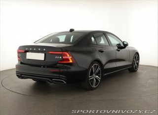 Volvo S60 R-Design B5 2022