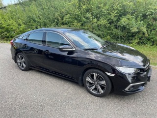 Honda Civic 1,5   VTEC turbo sedan