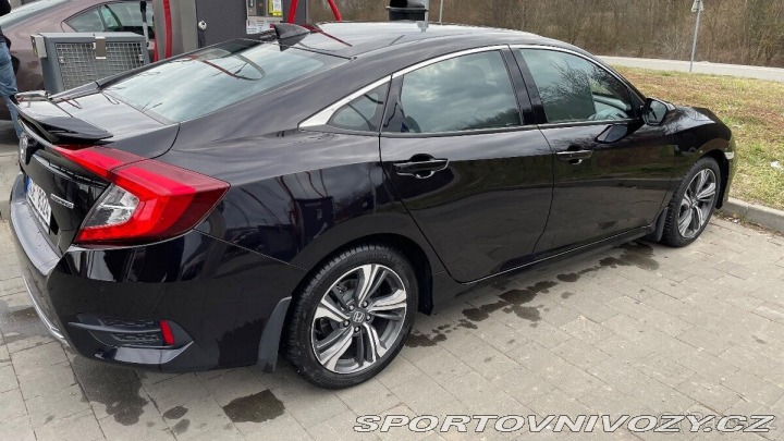 Honda Civic 1,5 VTEC turbo sedan 2020