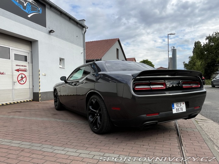Dodge Challenger 5.7 L HEMI 2021