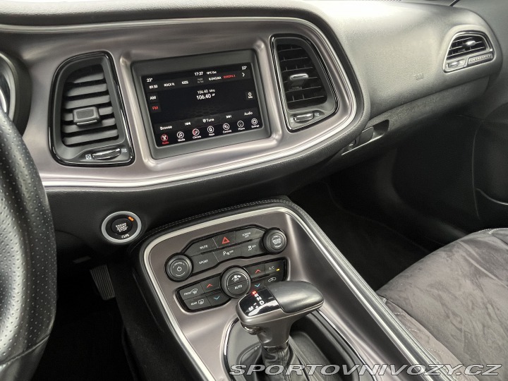 Dodge Challenger 5.7 L HEMI 2021