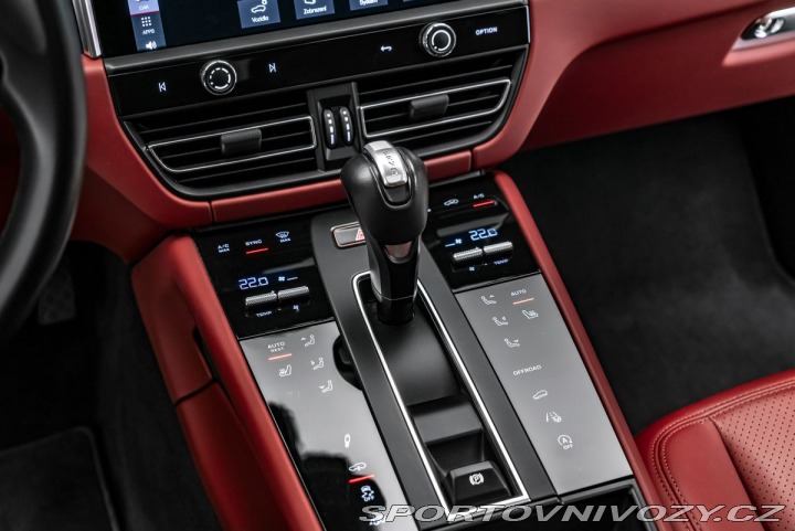 Porsche Macan GTS, vzduch, panorama, CZ 2023