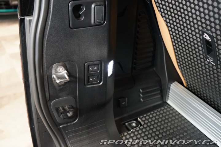 Ostatní značky Ostatní modely Land Rover Defender 90*V8*P525*HUD*TAŽNÉ*PANO 2022