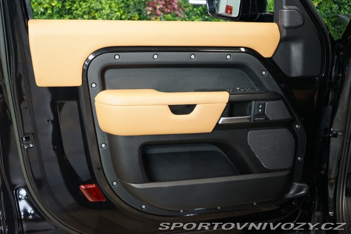 Ostatní značky Ostatní modely Land Rover Defender 90*V8*P525*HUD*TAŽNÉ*PANO 2022
