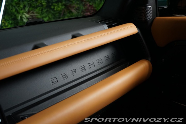 Ostatní značky Ostatní modely Land Rover Defender 90*V8*P525*HUD*TAŽNÉ*PANO 2022