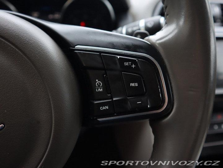 Jaguar XE 20d 2015