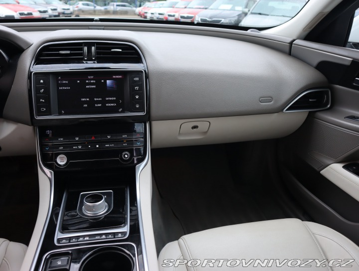 Jaguar XE 20d 2015