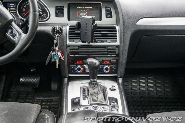 Audi Ostatní modely Q7 3,0 tdi S line. 2011