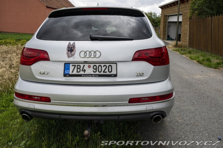 Audi Ostatní modely Q7 3,0 tdi S line. 2011