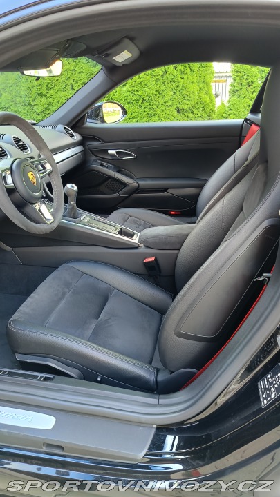 Porsche Cayman  2019