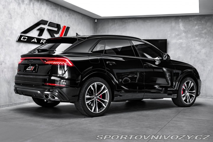 Audi SQ8 TDI Vzduch LED Pano B& 2020