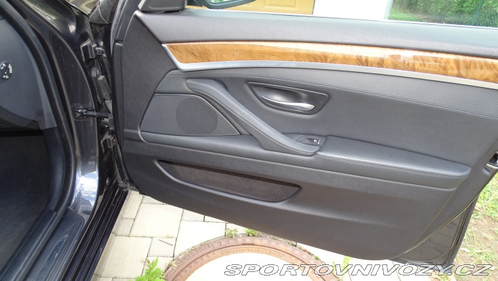 BMW 5 550i F10 Tažné zařízení 2010