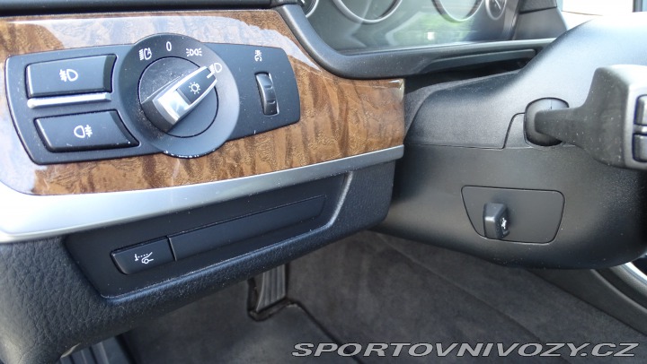 BMW 5 550i F10 Tažné zařízení 2010