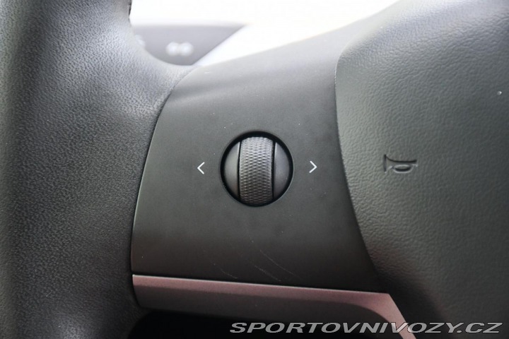 Tesla Model 3 REZERVACE 2021