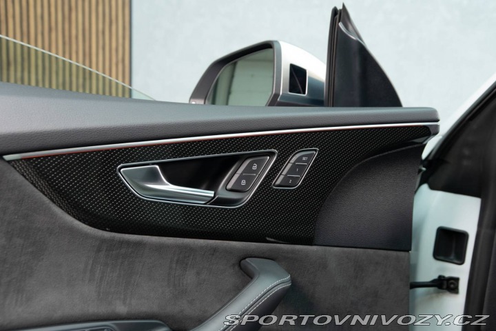 Audi SQ8  2021