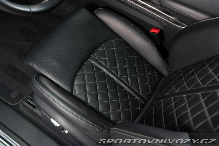 Audi SQ8  2021