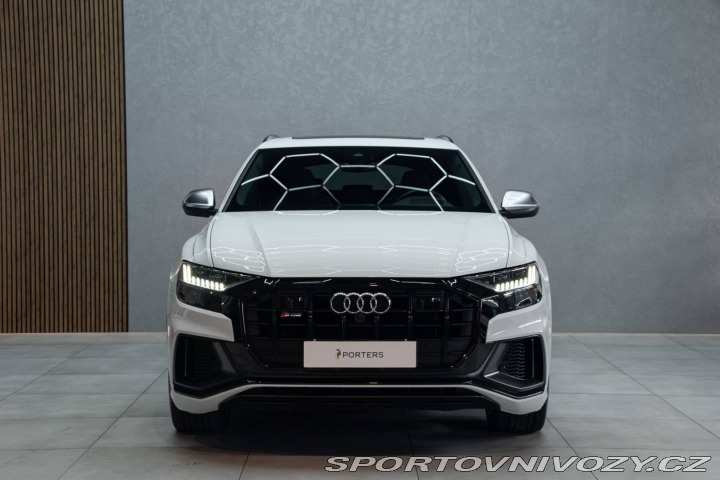 Audi SQ8  2021