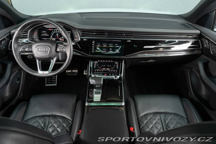 Audi SQ8  2021