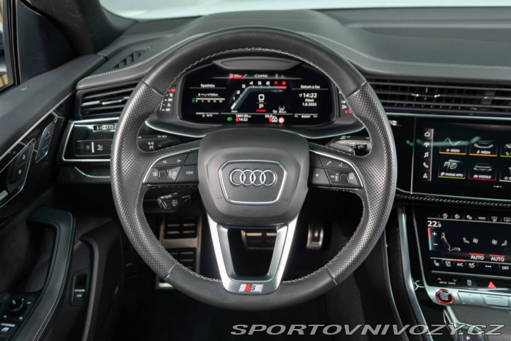 Audi SQ8  2021