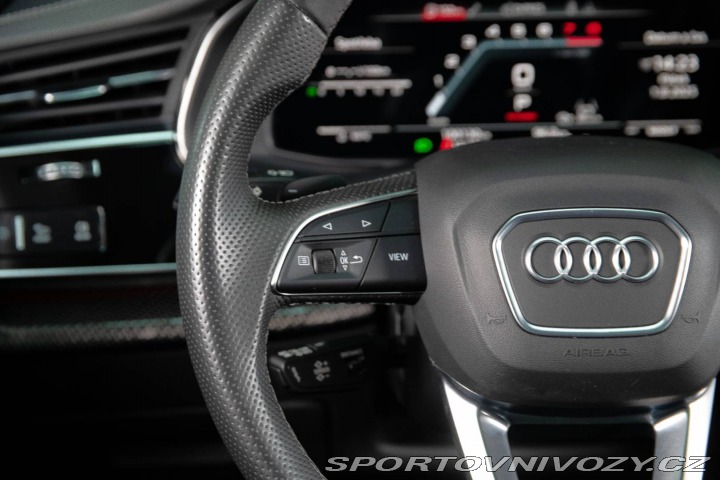 Audi SQ8  2021