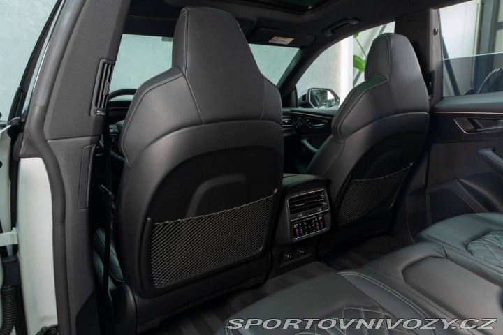Audi SQ8  2021