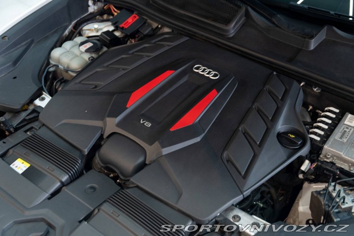 Audi SQ8  2021