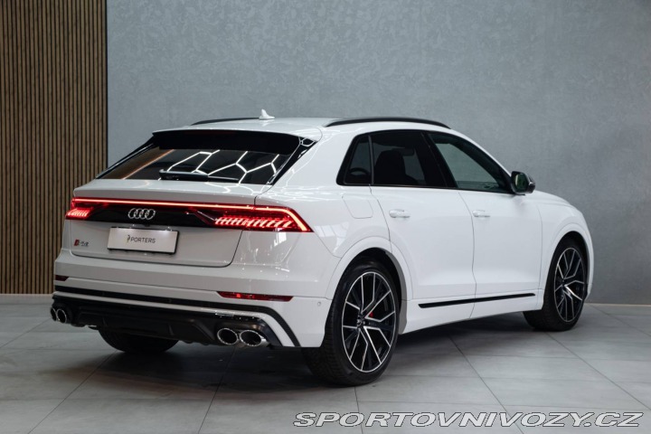 Audi SQ8  2021