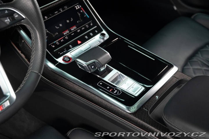 Audi SQ8  2021