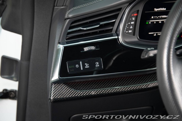 Audi SQ8  2021