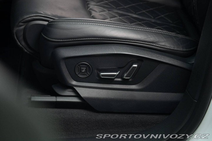 Audi SQ8  2021