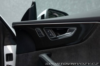 Audi SQ8  2021