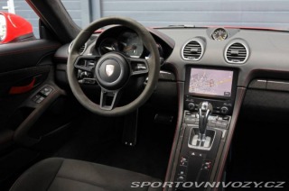 Porsche 718 Cayman GT4 2021