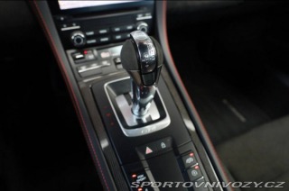 Porsche 718 Cayman GT4 2021