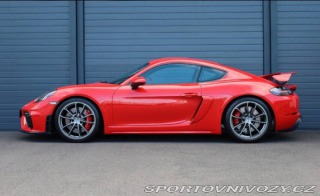 Porsche 718 Cayman GT4 2021