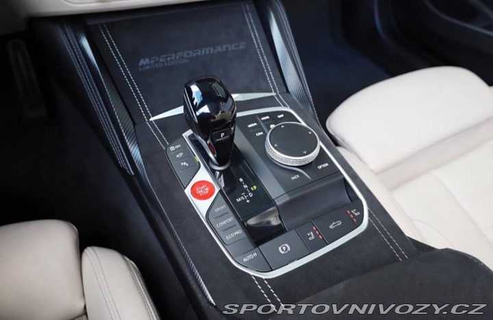 BMW M4  2022