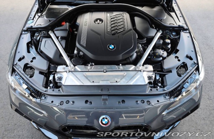 BMW M4  2022