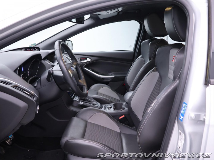 Ford Focus ST 2,0 EcoBoost 184kW Ser.kn 2012
