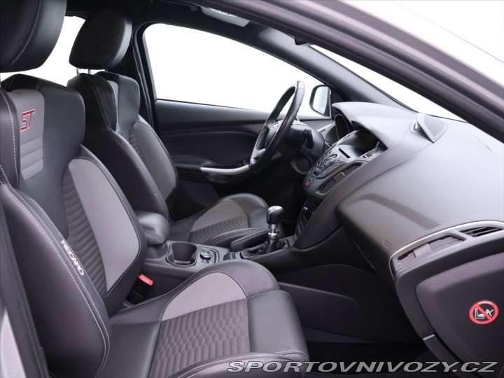 Ford Focus ST 2,0 EcoBoost 184kW Ser.kn 2012