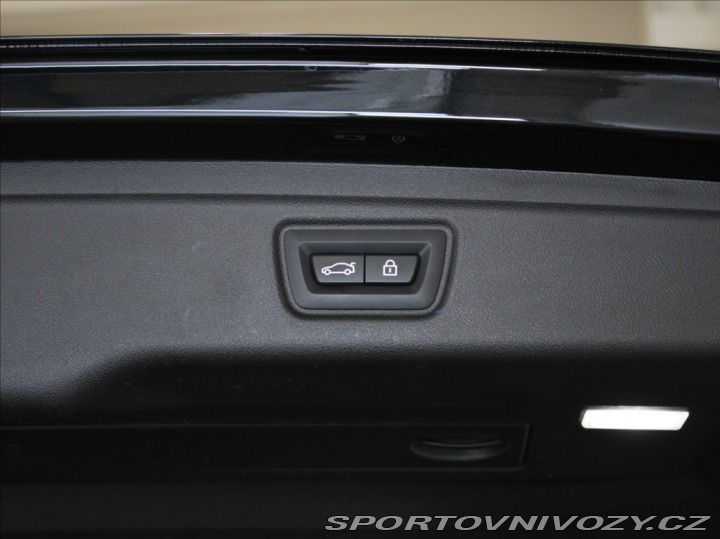 BMW 3 3,0 M340d H/K DCC Paměť L 2021