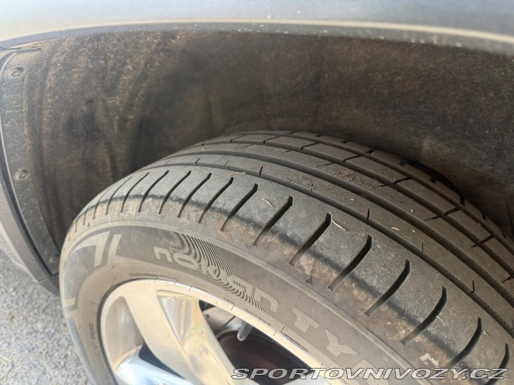 Ostatní značky Ostatní modely Jeep Grand Cherokee 3,0 WK2 CRD 177kw DPH 2012