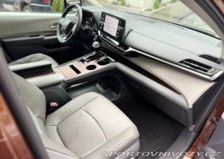 Toyota Ostatní modely Sienna 2,5 hybrid AWD 2021 nov 2021