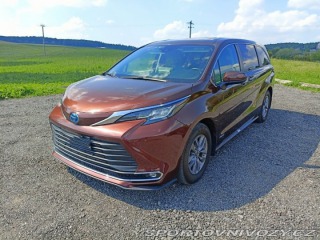 Toyota Ostatní modely Sienna 2,5 hybrid AWD 2021 nov 2021