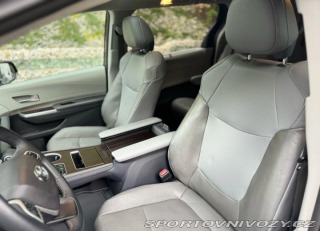 Toyota Ostatní modely Sienna 2,5 hybrid AWD 2021 nov 2021