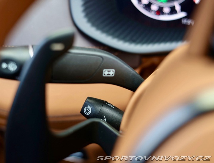 Aston Martin DBX 4.0 V8 4x4 551PS | Panor 2020