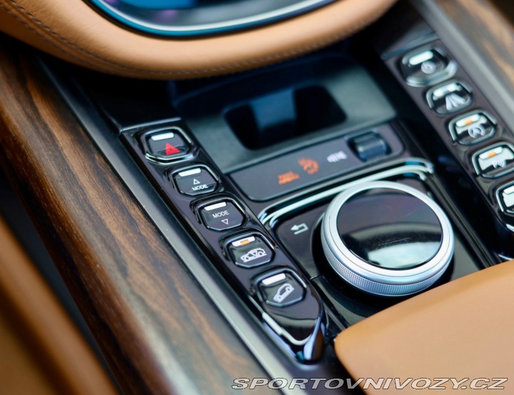 Aston Martin DBX 4.0 V8 4x4 551PS | Panor 2020